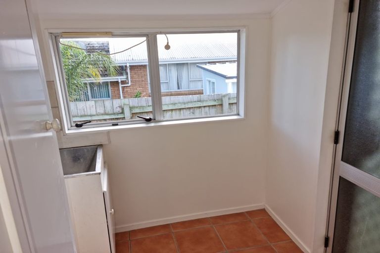 Photo of property in 2/28 Rata Street, New Lynn, Auckland, 0600