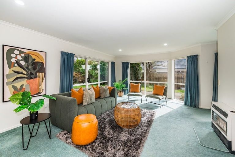 Photo of property in 122 Guildford Drive, Paraparaumu Beach, Paraparaumu, 5032