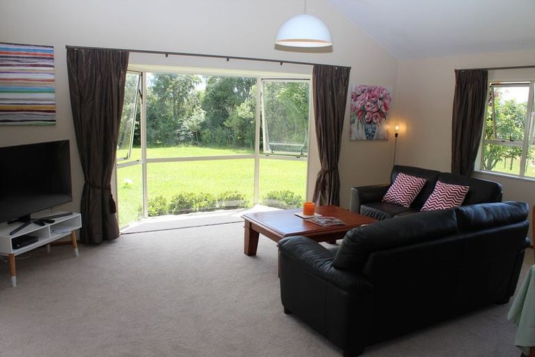 Photo of property in 38 Henson Road, Whitford, Howick, 2571