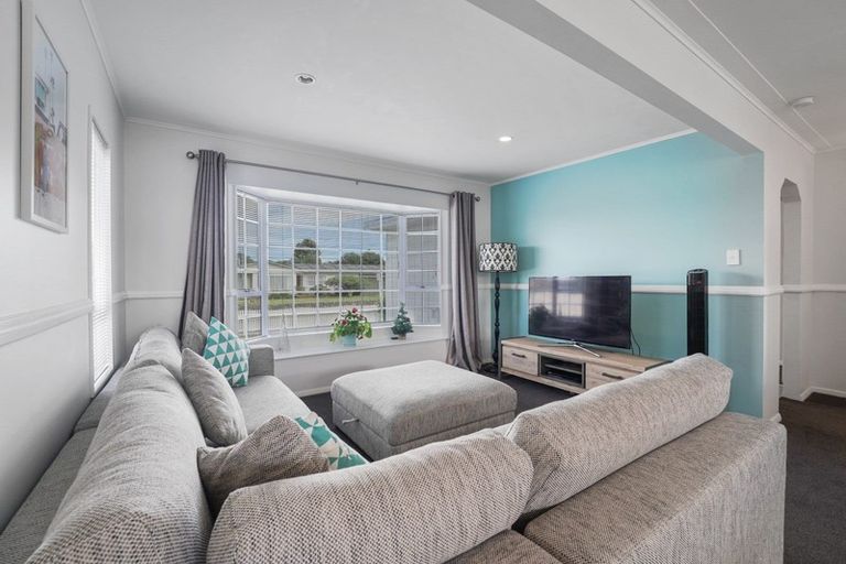 Photo of property in 36 Gray Avenue, Paraparaumu Beach, Paraparaumu, 5032