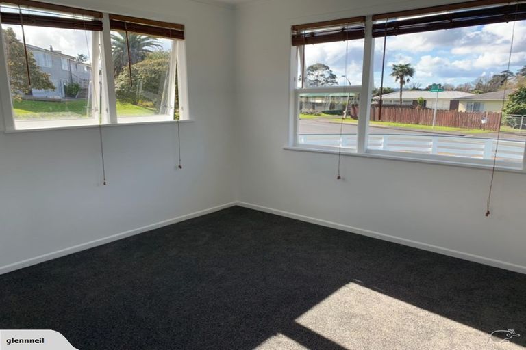 Photo of property in 2 Justin Place, Te Atatu Peninsula, Auckland, 0610