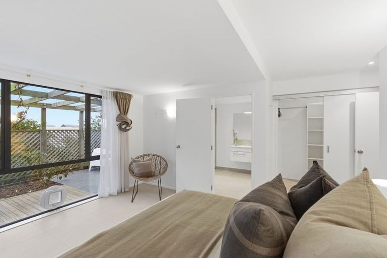 Photo of property in 39 Santa Maria Avenue, Mount Pleasant, Christchurch, 8081