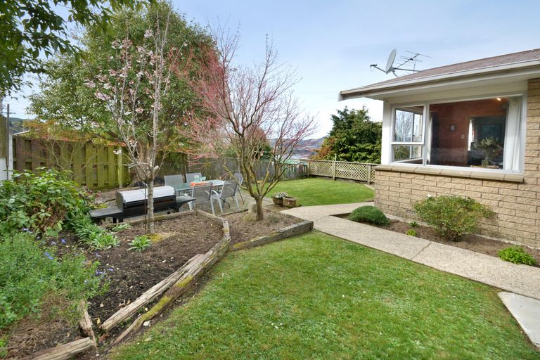 Photo of property in 37 Salmond Street, Halfway Bush, Dunedin, 9010