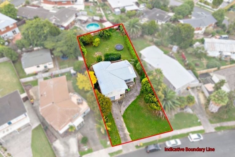 Photo of property in 12 La Trobe Street, Pakuranga Heights, Auckland, 2010
