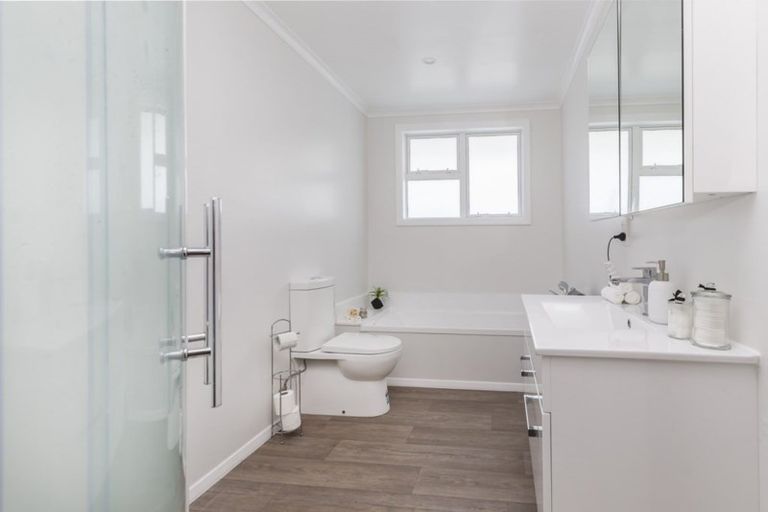 Photo of property in 33 Bannister Avenue, Johnsonville, Wellington, 6037