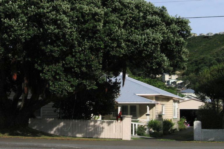 Photo of property in 240 The Parade, Island Bay, Wellington, 6023