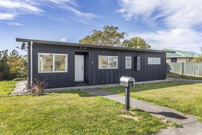 Photo of property in 4 Doncaster Terrace, Ascot Park, Porirua, 5024