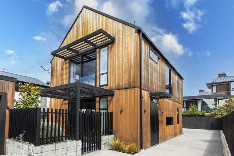 Photo of property in 43a Gracefield Avenue, Christchurch Central, Christchurch, 8013