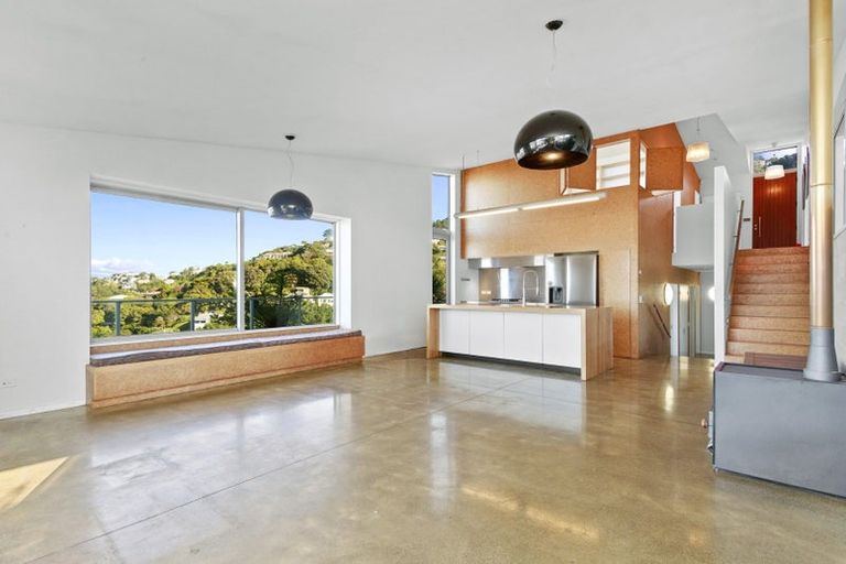 Photo of property in 13 Bella Vista, Melrose, Wellington, 6023