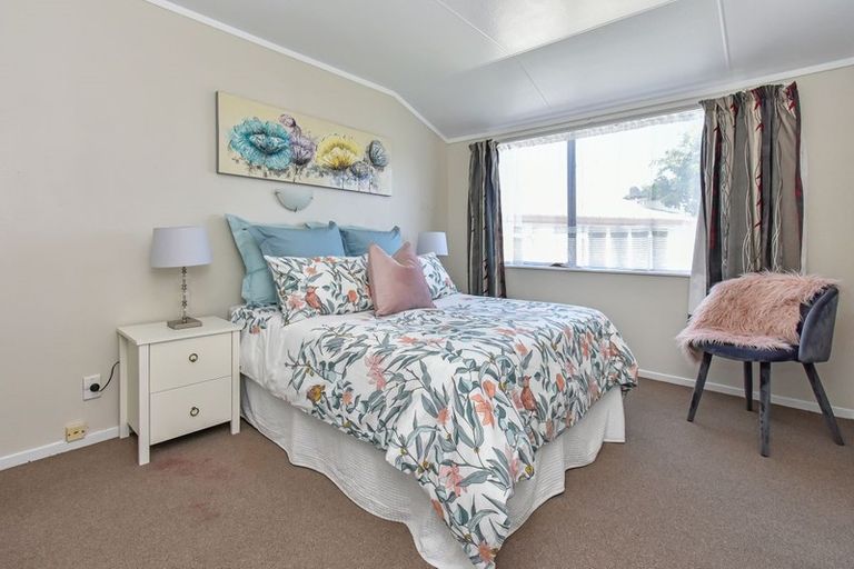 Photo of property in 225 Finlayson Avenue, Clendon Park, Auckland, 2103
