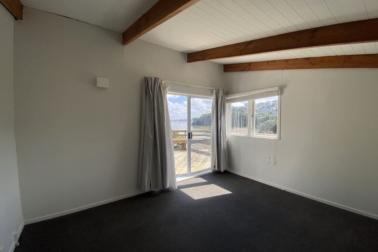 Photo of property in 109 Island Bay Road, Beach Haven, Auckland, 0626