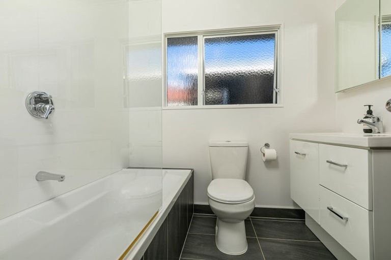 Photo of property in 49 Compton Street, Hillcrest, Auckland, 0627