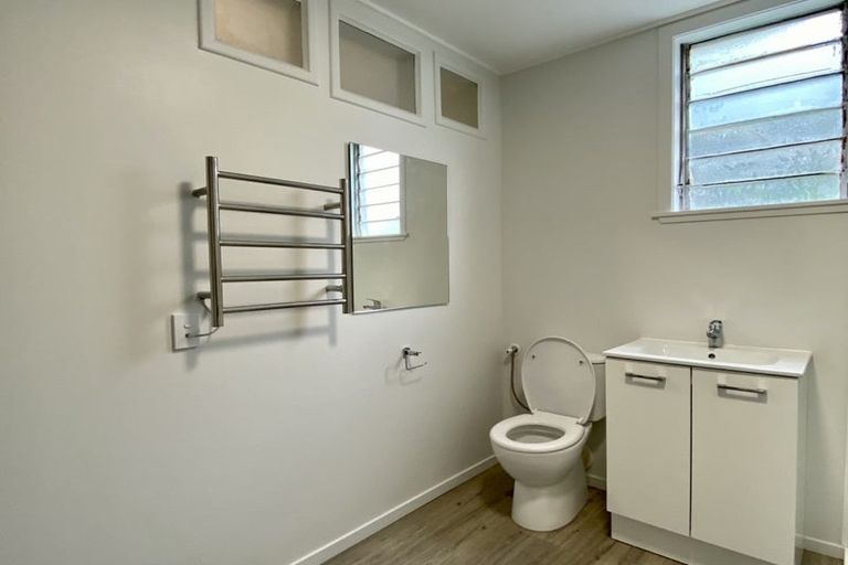 Photo of property in 6 Hallewell Crescent, Johnsonville, Wellington, 6037