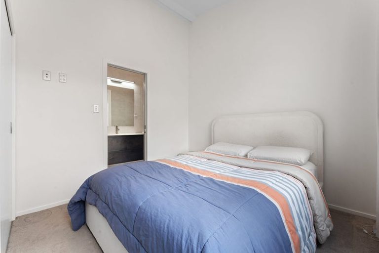 Photo of property in 5/122 Archibald Road, Kelston, Auckland, 0602