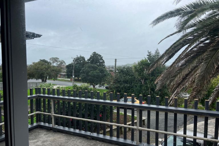 Photo of property in 582 Massey Road, Mangere, Auckland, 2022