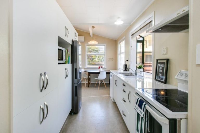 Photo of property in 4 O'dowd Road, Taradale, Napier, 4112