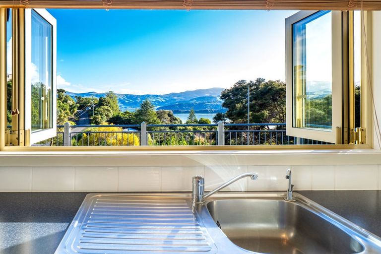 Photo of property in 20 Quail Crescent, Takamatua, 7581