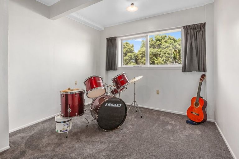 Photo of property in 169 Conclusion Street, Ascot Park, Porirua, 5024