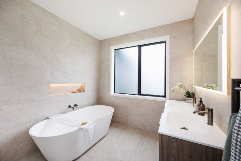 Photo of property in 72 Hartwell Drive, Kelvin Grove, Palmerston North, 4470