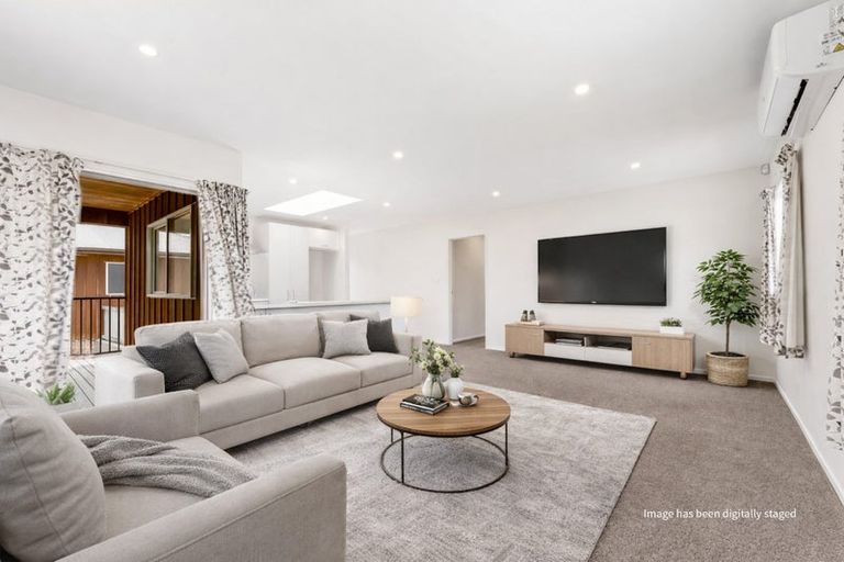 Photo of property in 52 D'oyly Drive, Stanmore Bay, Whangaparaoa, 0932