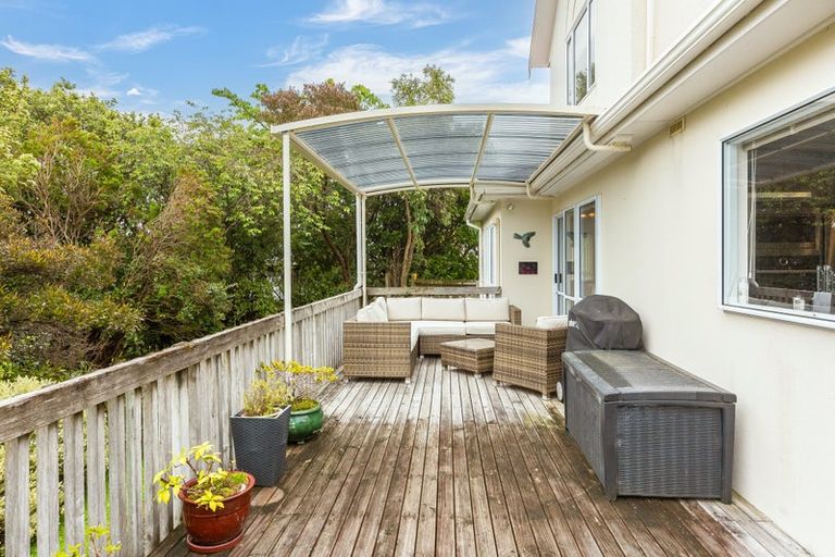 Photo of property in 21 Saunders Close, Whitby, Porirua, 5024