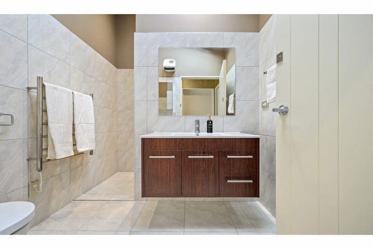 Photo of property in 2/10 Rata Street, Riccarton, Christchurch, 8041