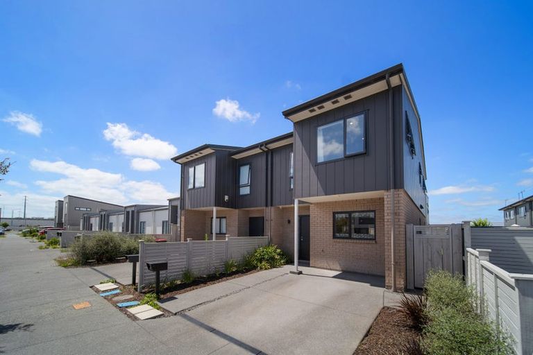 Photo of property in 4 Orona Place, Takanini, 2112