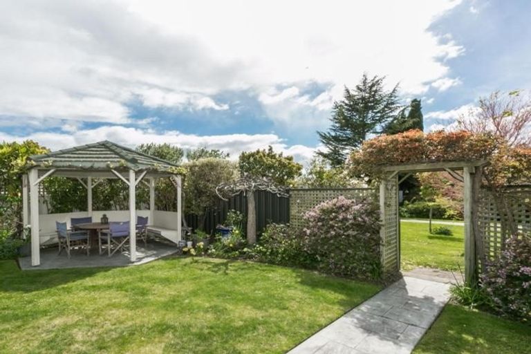 Photo of property in 22 Kensington Drive, Taradale, Napier, 4112
