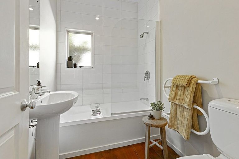 Photo of property in 25u8 Mana Street, Vogeltown, Wellington, 6021