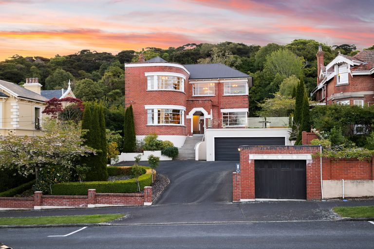 Photo of property in 24 Royal Terrace, Dunedin Central, Dunedin, 9016
