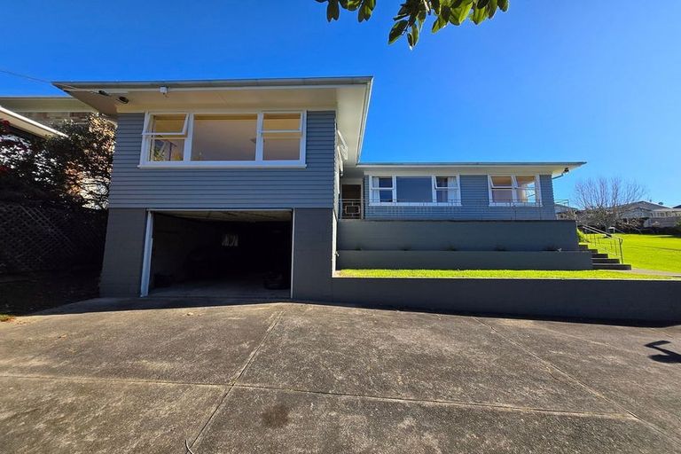 Photo of property in 40 Seabreeze Road, Narrow Neck, Auckland, 0624