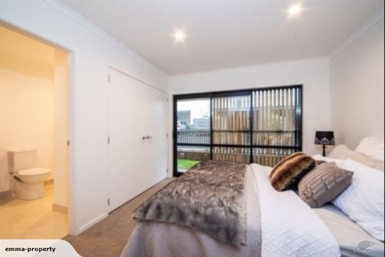 Photo of property in 2 Pheasant Lane, Hobsonville, Auckland, 0616