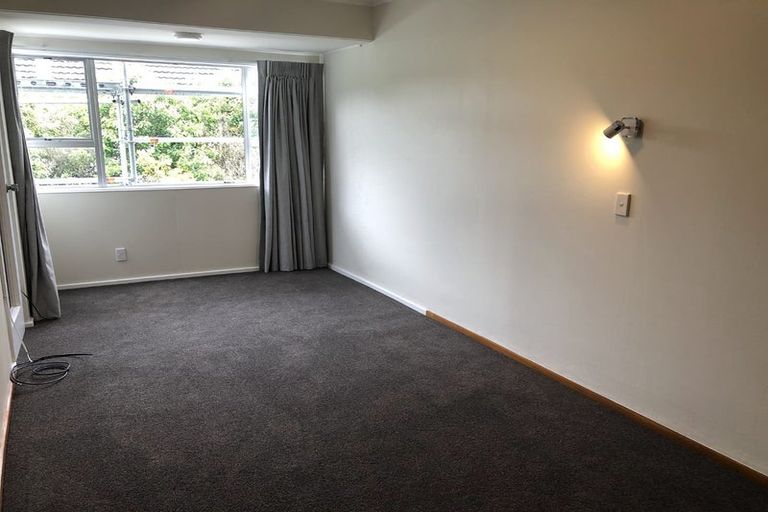 Photo of property in 18u2 Agra Crescent, Khandallah, Wellington, 6035