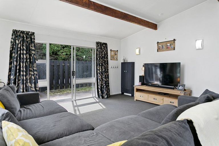 Photo of property in 4 Kereru Street, Two Mile Bay, Taupo, 3330