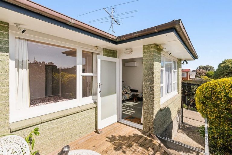 Photo of property in 2 Anthony Grove, Paraparaumu Beach, Paraparaumu, 5032