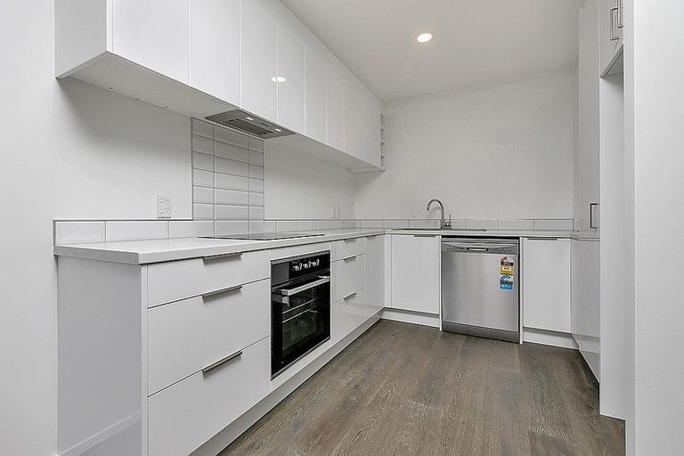 Photo of property in 1/3 Erewhon Place, Birkdale, Auckland, 0626