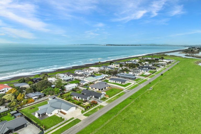 Photo of property in 17 Pohutukawa Drive, Eskdale, Napier, 4182