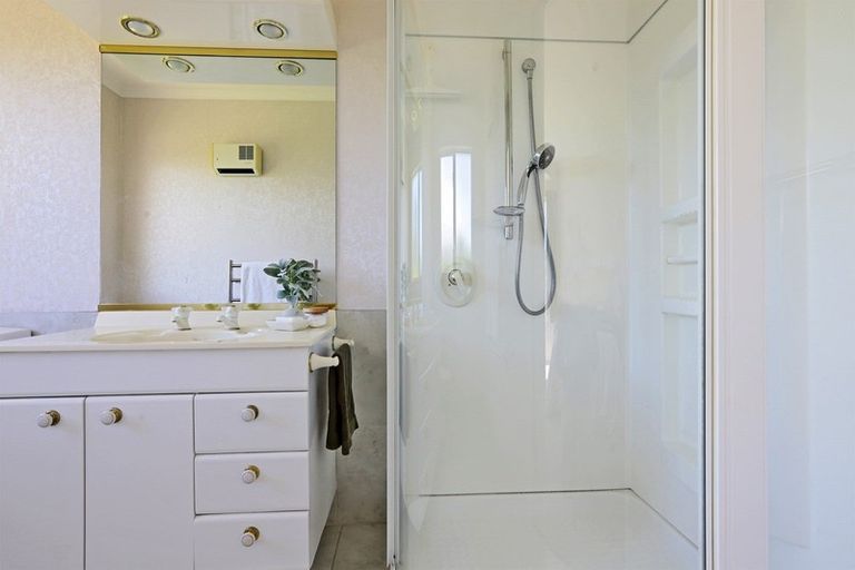 Photo of property in 6 Brompton Drive, Taradale, Napier, 4112