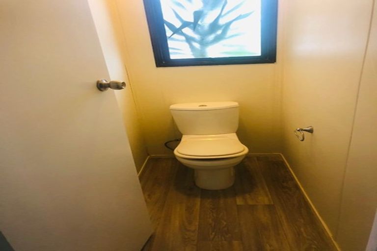 Photo of property in 71 Heathdale Crescent, Papakura, 2110