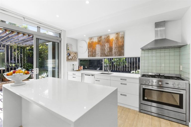 Photo of property in 71 Clare Road, St Albans, Christchurch, 8014