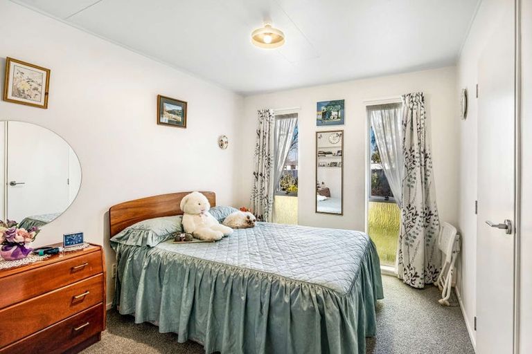 Photo of property in 22 Glamorgan Avenue, Tamatea, Napier, 4112