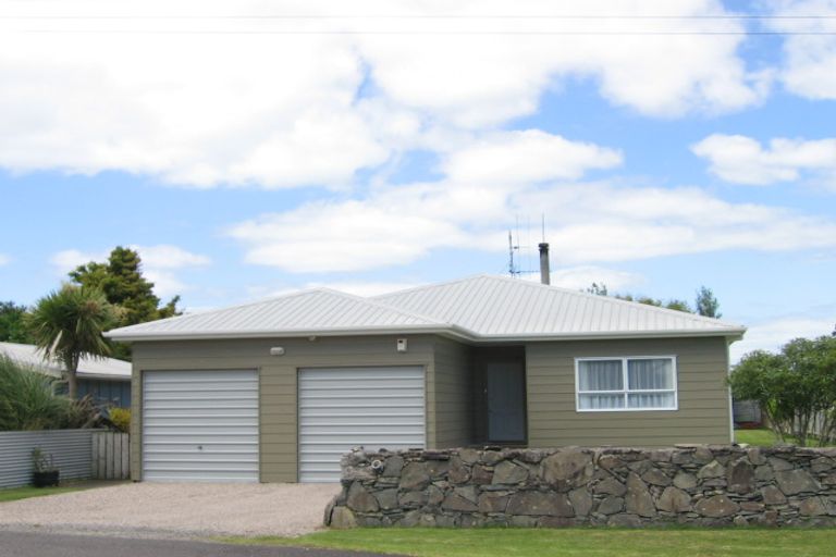 Photo of property in 1 Edwards Street, Waihi Beach, 3611