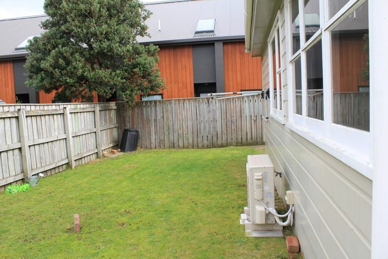 Photo of property in 5 Wha Street, Lyall Bay, Wellington, 6022