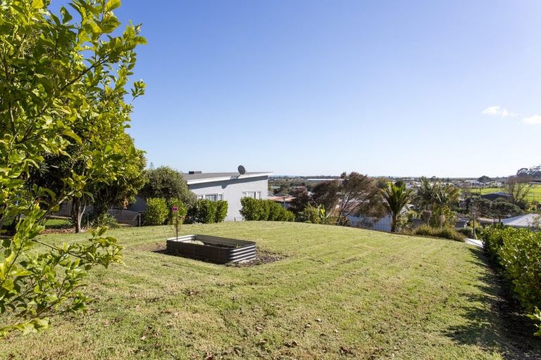 Photo of property in 17 Awaroa Road, Helensville, 0800