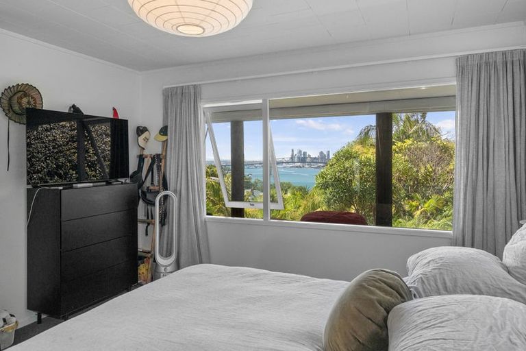 Photo of property in 24 Bridge View Road, Birkenhead, Auckland, 0626