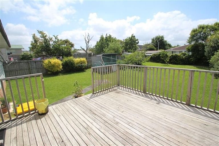 Photo of property in 20 Eskdale Road, Birkdale, Auckland, 0626