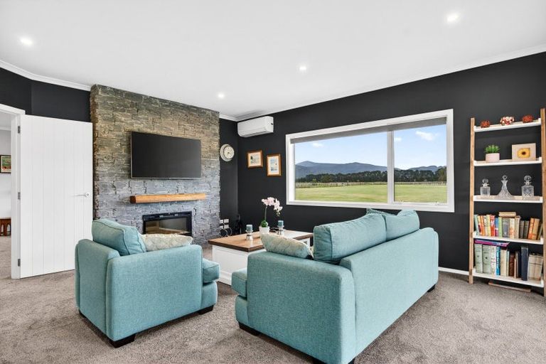 Photo of property in 32 Spencer Lane, Greytown, 5712