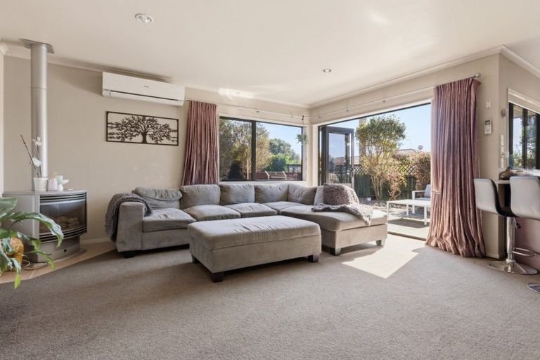 Photo of property in 16 Marick Place, Papamoa Beach, Papamoa, 3118