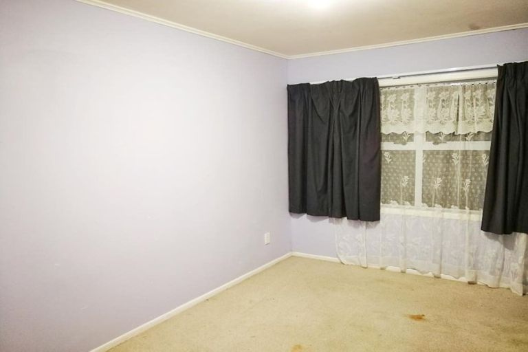 Photo of property in 26 Edwards Avenue, Henderson, Auckland, 0610