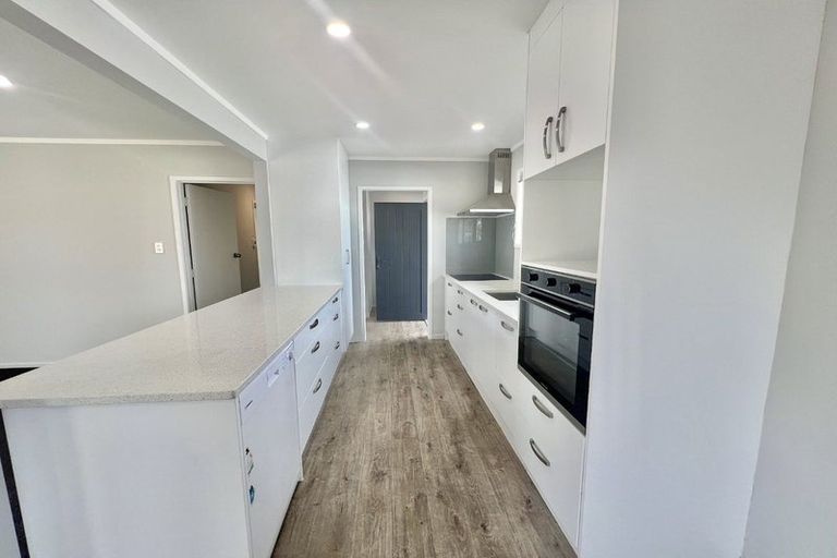 Photo of property in 5 Bluewater Place, Wattle Downs, Auckland, 2103